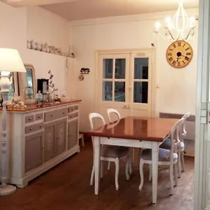 https://house-at-the-foot-of-the-castle-of-fougeres.inbrittany.com