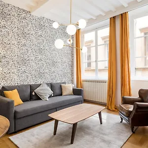 https://appartement-n2-st-jean-riva-lofts-suites.hotels-rhonealpes.com
